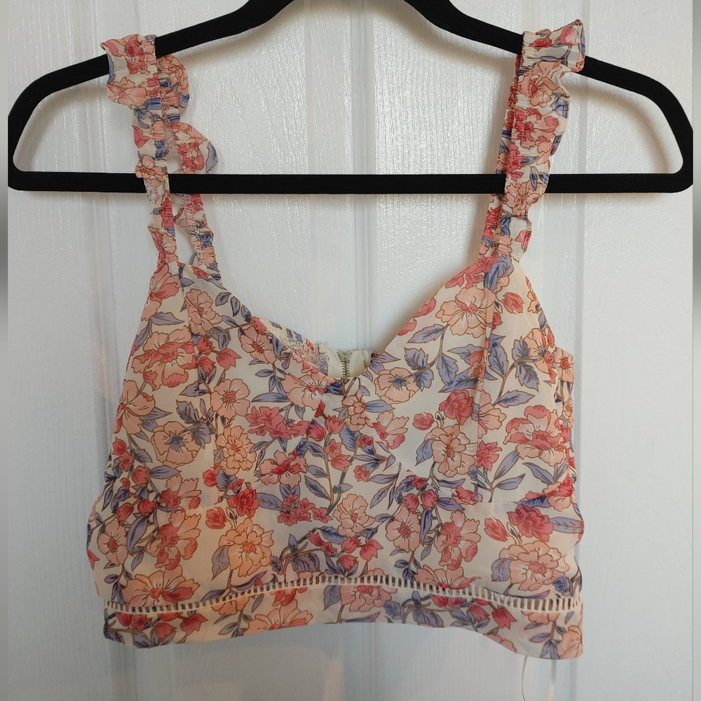 Kendall + Kylie crop top